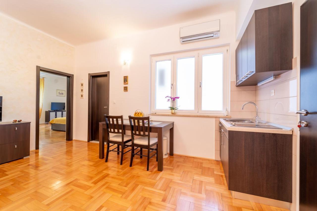 Apartments Naja Split Zewnętrze zdjęcie