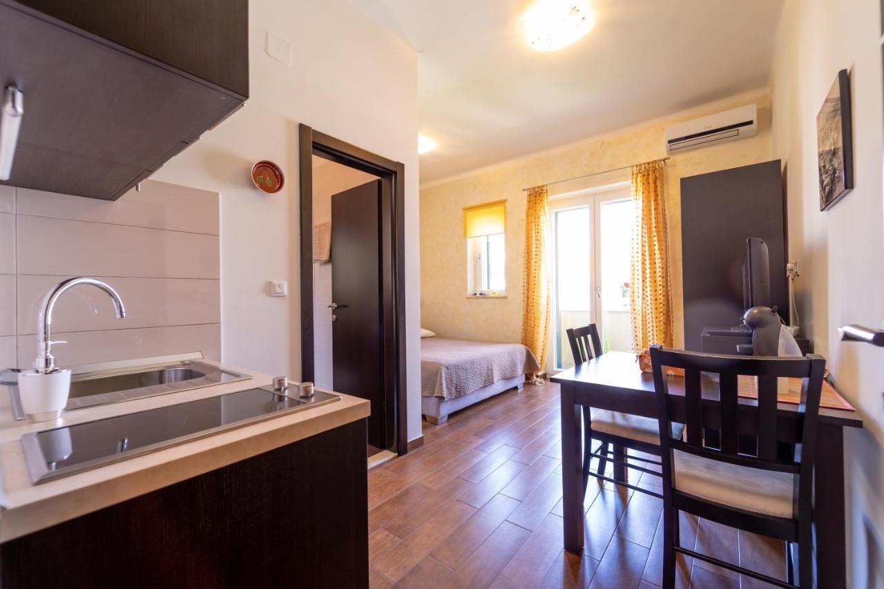Apartments Naja Split Zewnętrze zdjęcie